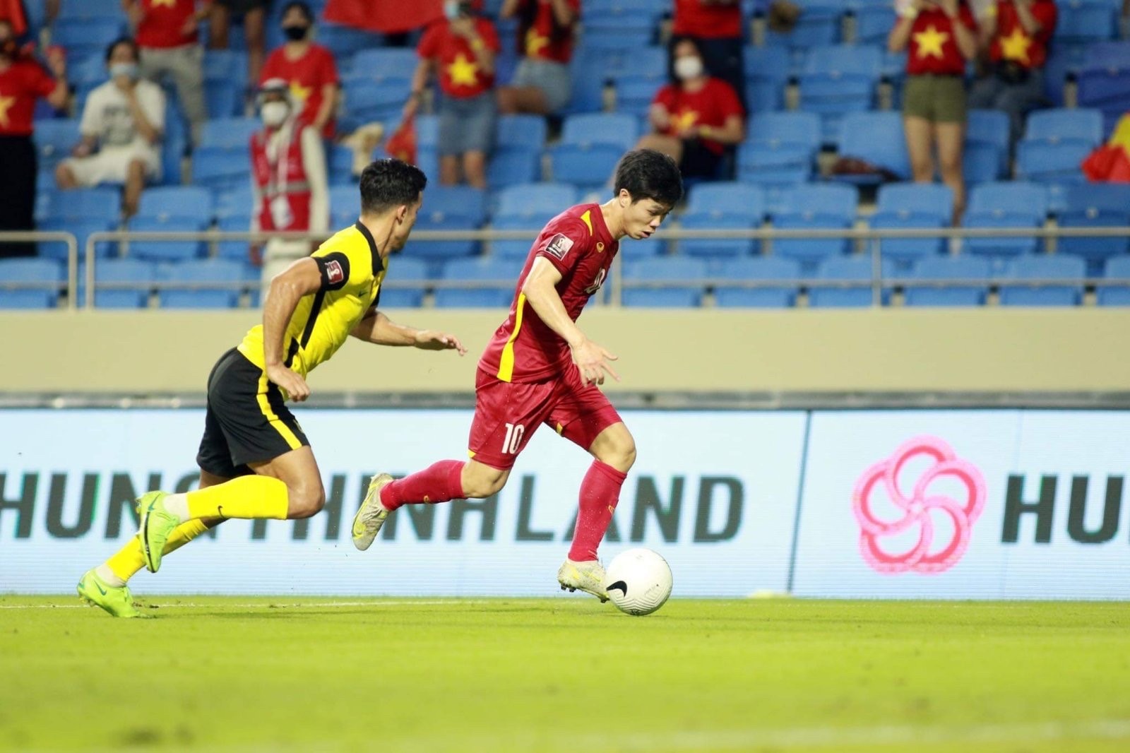 Hưng Thịnh Land luôn tích cực đồng hành phát triển phong trào thể thao nước nhà, đặc biệt đối với môn “thể thao vua”.