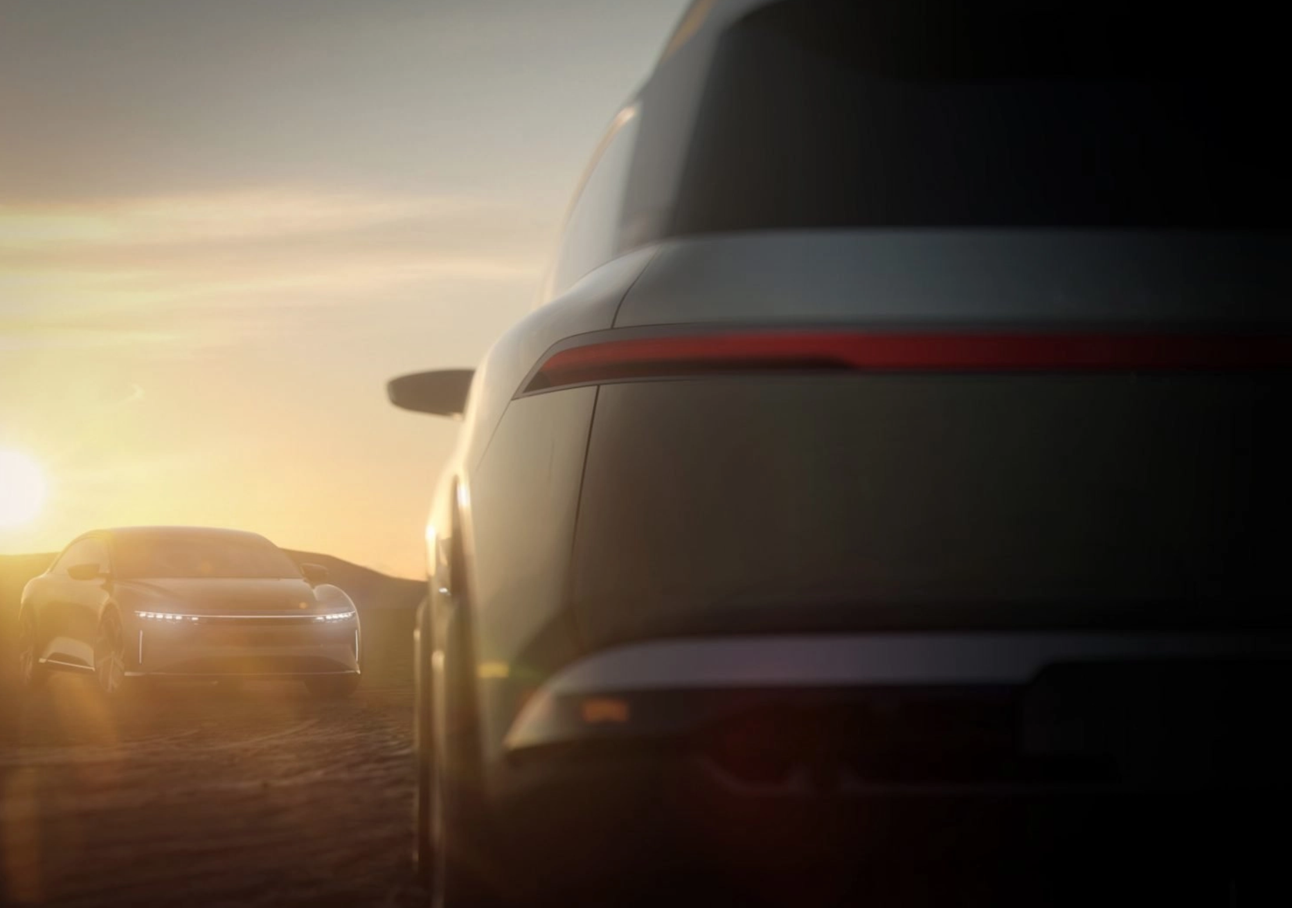 Trong khi đó, CEO Peter Rawlinson cho biết, Gravity có thể sẽ được hưởng lợi từ thiết kế ba động cơ của công ty sản sinh 1.300 mã lực, cũng như pin có thể cung cấp phạm vi hơn 400 dặm (644 km).