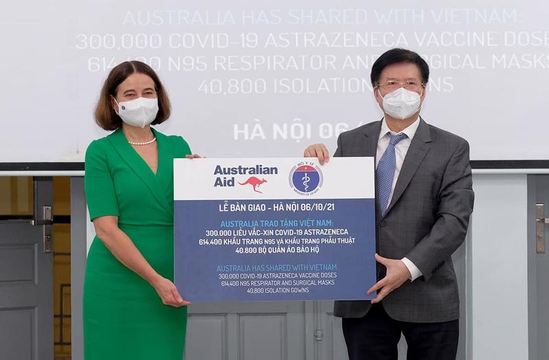 Australia provides vaccines and medical equipment