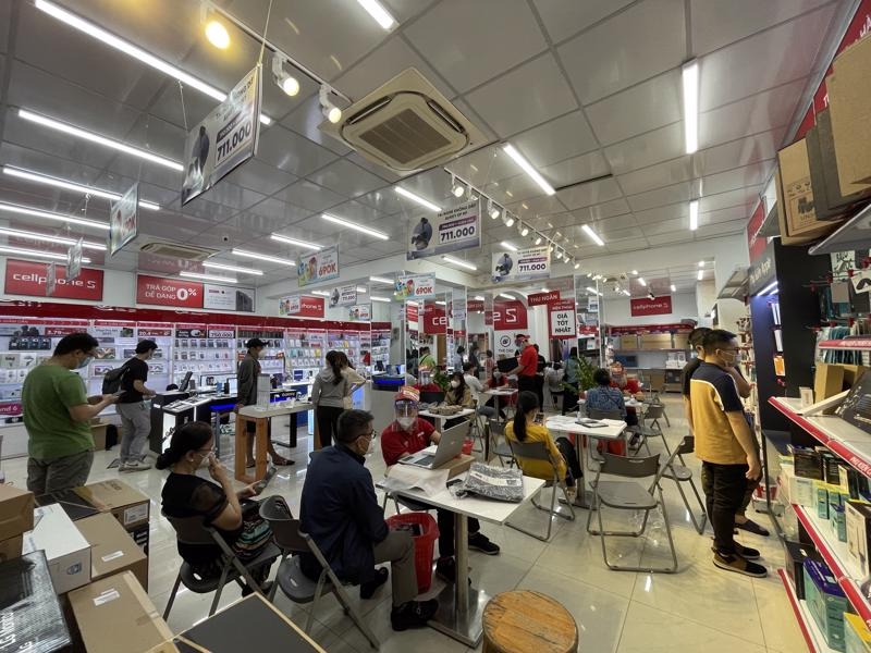 Mobile phone sales set to grow