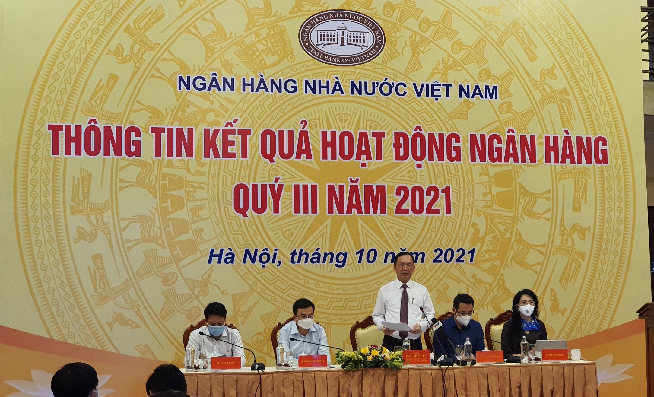 Ông Đào Minh Tú, Phó Thống đốc Ngân hàng Nhà nước phát biểu tại buổi  thông tin