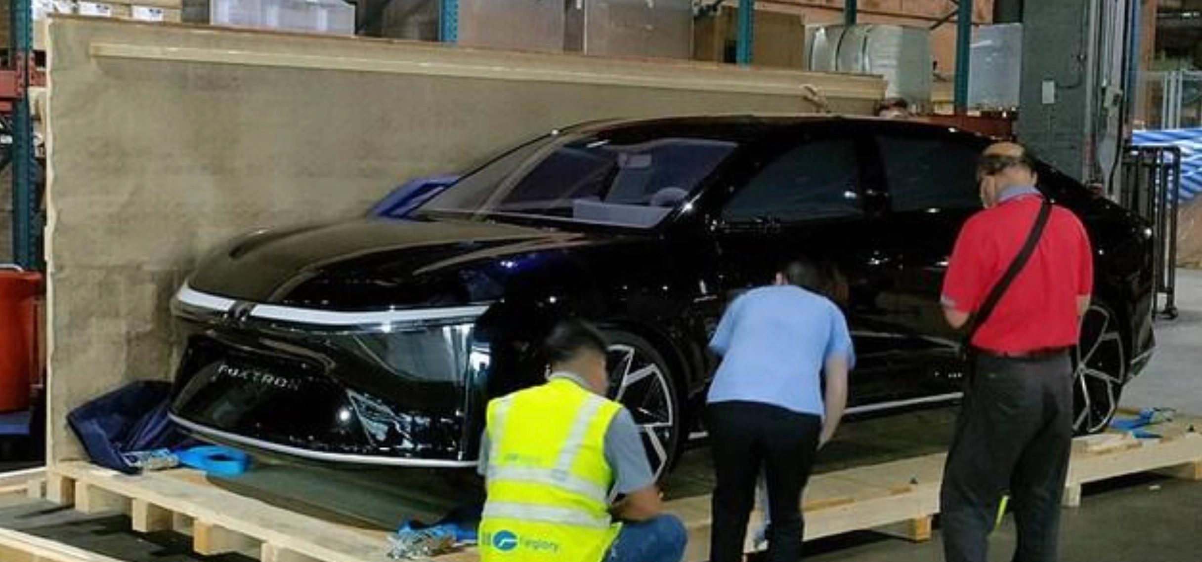 Foxtron là mẫu xe điện đầu tiên của Foxconn.