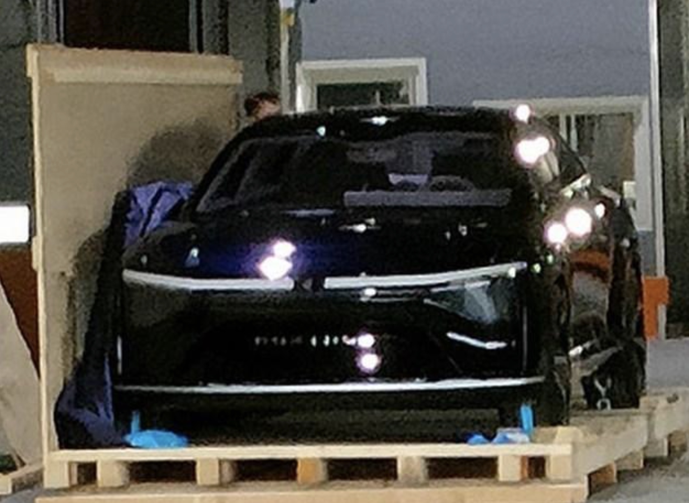 Hình ảnh Foxtron xuất hiện lần đầu tiên.