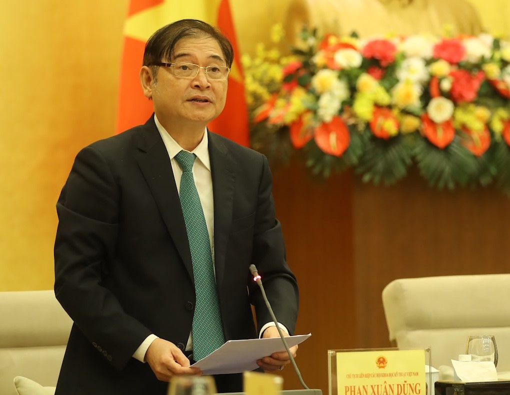 Ông Phan Xuân Dũng, Chủ tịch Liên hiệp các Hội khoa học kỹ thuật Việt Nam phát biểu tại buổi gặp mặt - Ảnh: Giang Nam.
