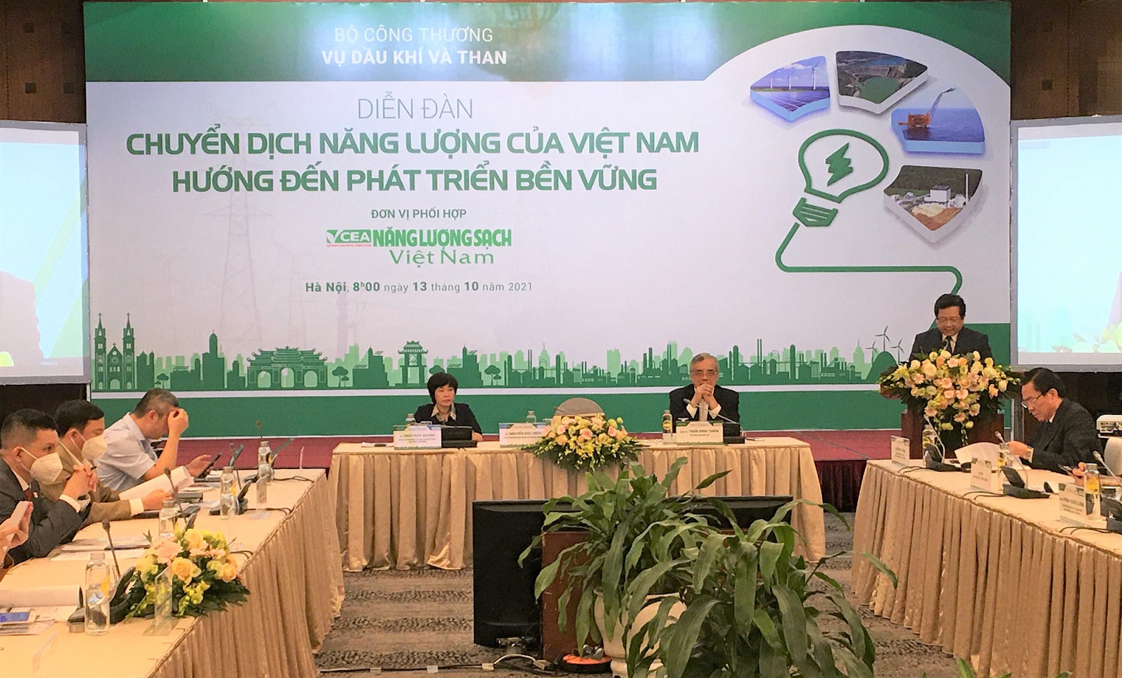 Diễn đàn: “Chuyển dịch năng lượng của Việt Nam hướng đến phát triển bền vững”.