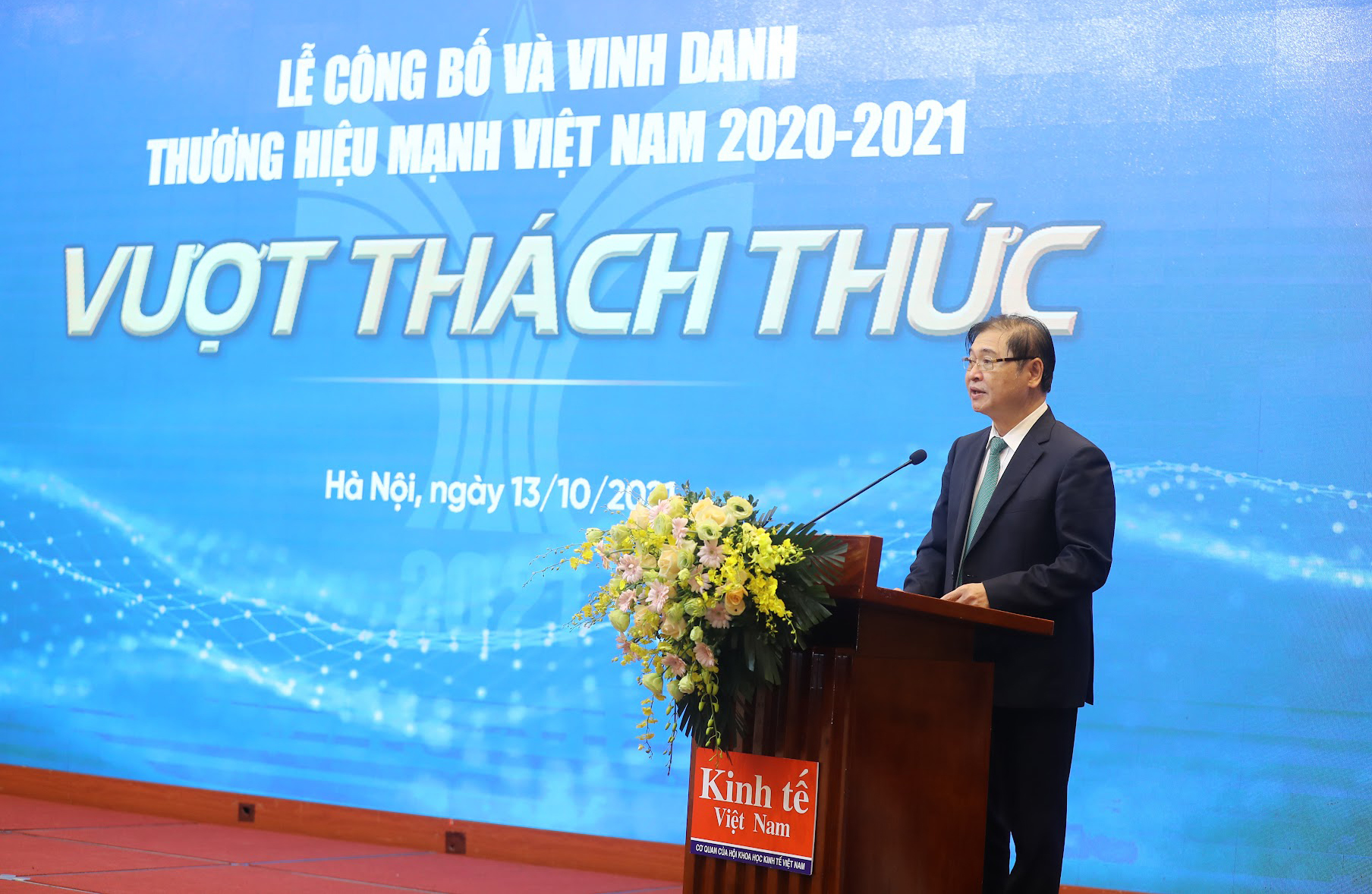 Ông Phan Xuân Dũng, Chủ tịch Liên Hiệp các Hội Khoa học Kỹ thuật Việt Nam, phát biểu chào mừng sự kiện - Ảnh: Giang Nam.