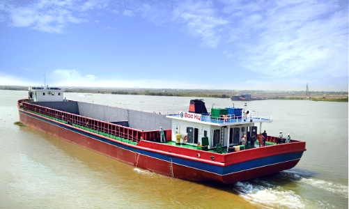 Phí tuyến vận tải thuỷ huyết mạch Việt Nam - Campuchia giảm hơn 10 lần