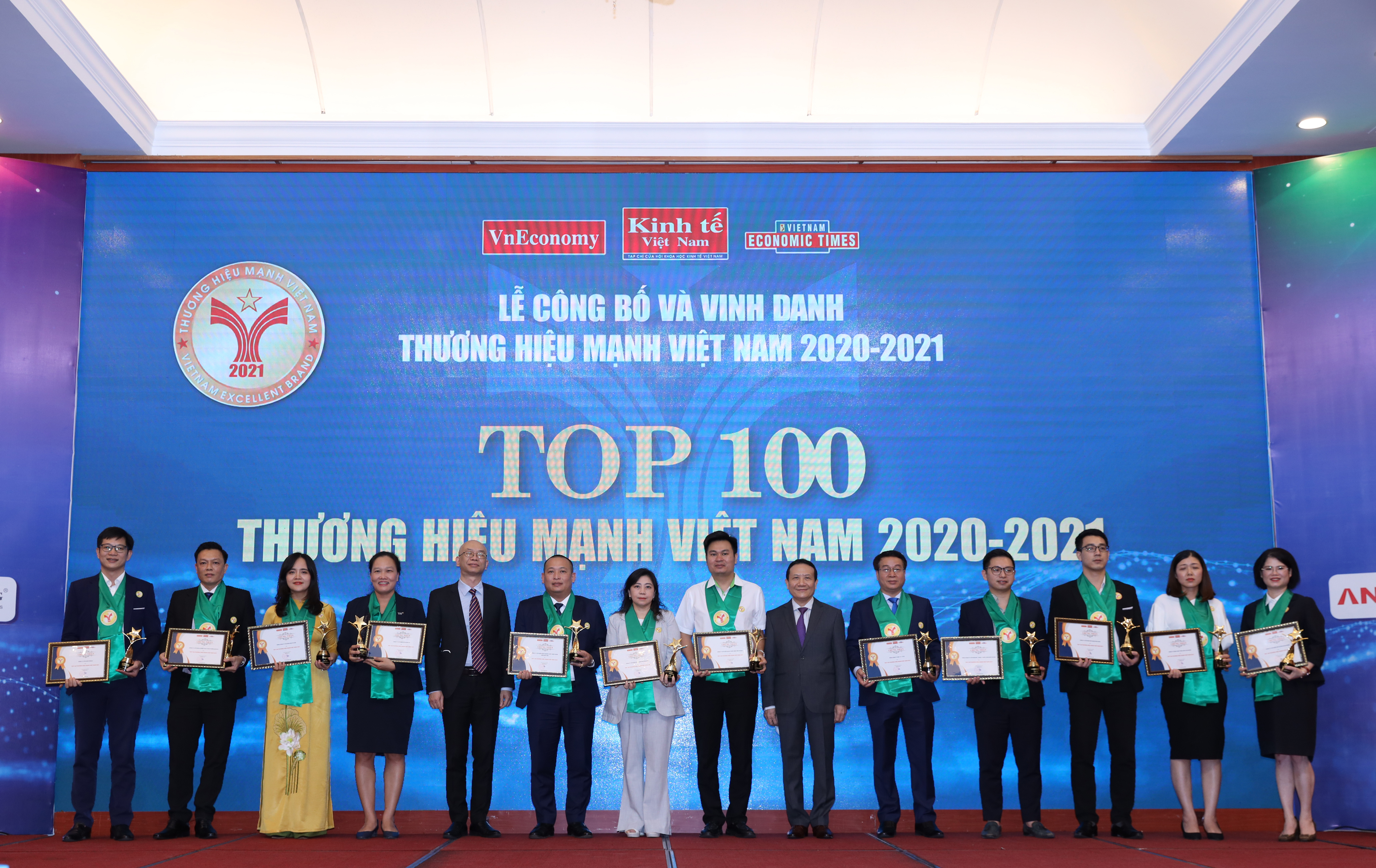 12 thương hiệu tiếp theo trong TOP 100: Công ty Cổ phần EuroWindow Holdings, Công ty Cổ phần Kinh doanh Xuất nhập khẩu Gốm Đất Việt, Công ty Cổ phần Nhựa Thiếu Niên Tiền Phong, Công ty Cổ phần Tập đoàn TH (TH True Milk), Tổng Công ty May 10 – CTCP, Tổng Công ty Cổ phần Bia - Rượu - Nước giải khát Hà Nội (HABECO), Công ty Cổ phần lương thực thực phẩm Safoco (SAFOCO), Công ty Cổ phần VPMilk, và Công ty Cổ phần Tập đoàn Nagakawa.