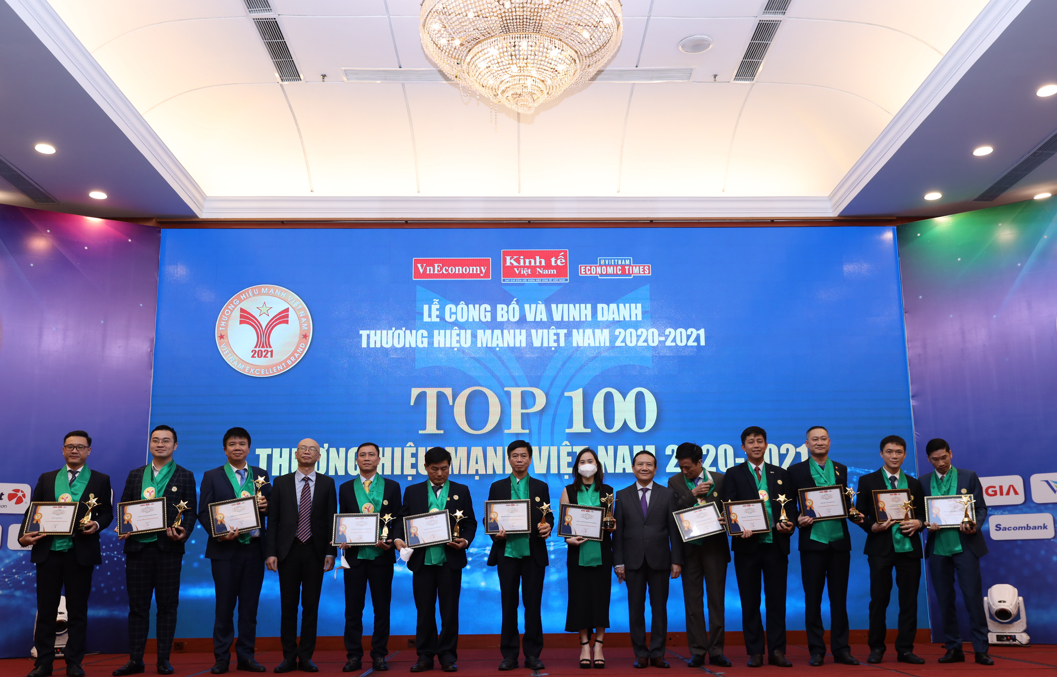 Một số doanh nghiệp nằm trong TOP 100 Thương hiệu Mạnh Việt Nam 2020-2021 - Ảnh: Xuân Khoa
