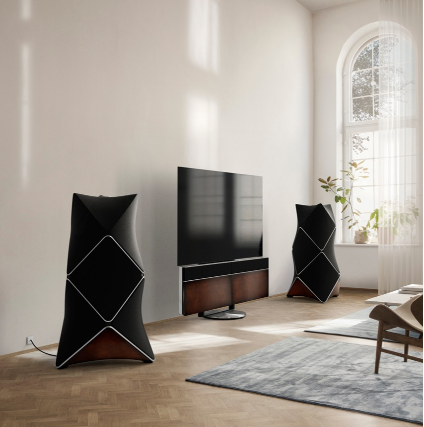 Bộ loa Beolab 90 Berluti Edition.