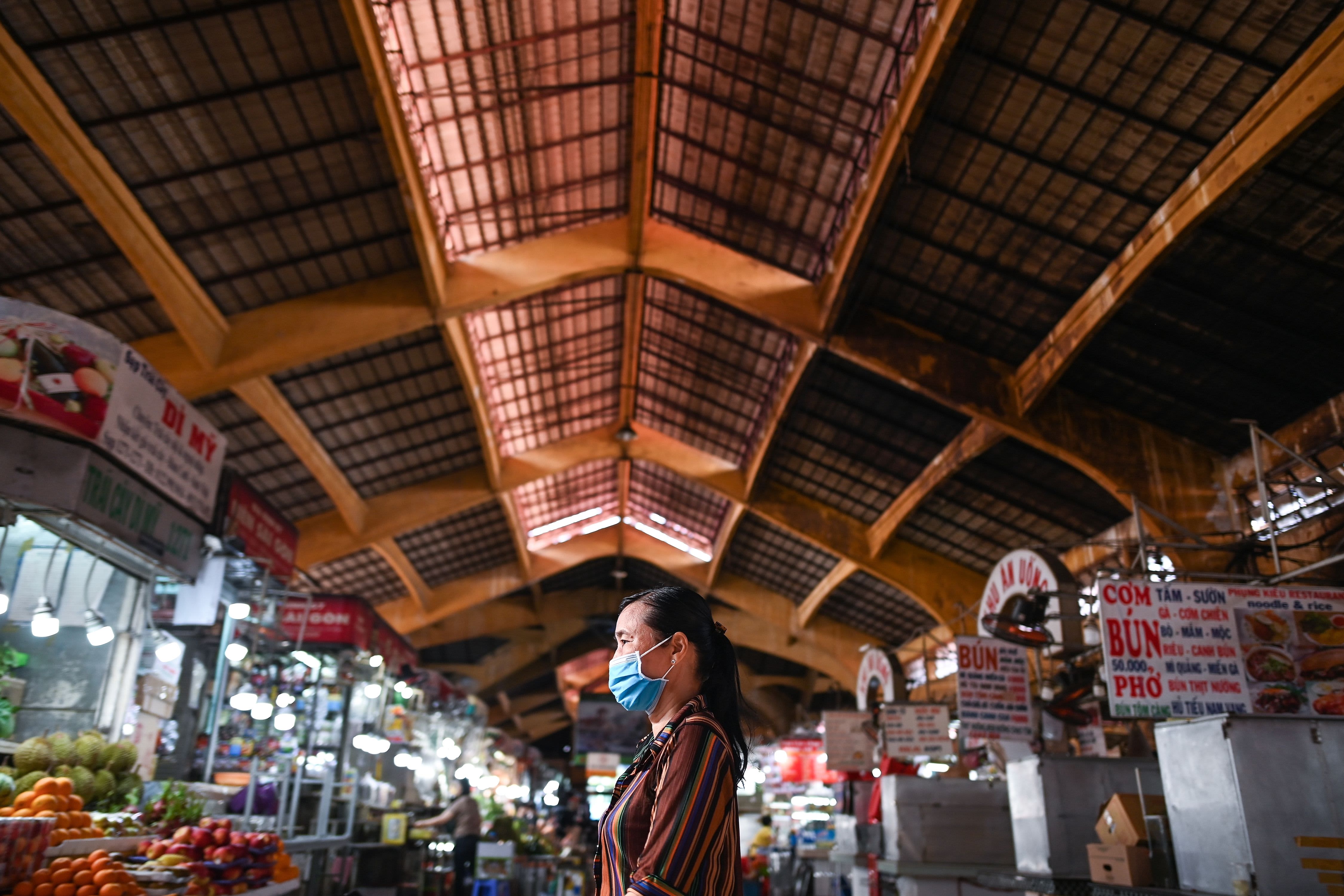 Qu&yacute; 4/2021 được kỳ vọng l&agrave; thời điểm m&agrave; mức ti&ecirc;u d&ugrave;ng b&ugrave;ng nổ mạnh mẽ, từ đ&oacute; sẽ gi&uacute;p cho c&aacute;c ng&agrave;nh b&aacute;n lẻ c&oacute; c&aacute;c dấu hiệu t&iacute;ch cực hơn.