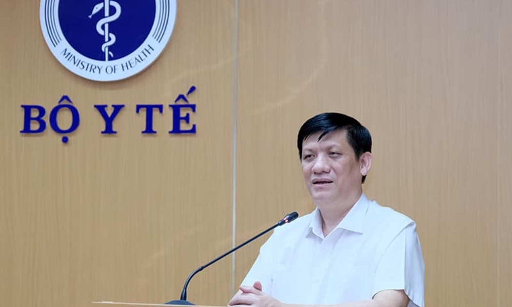 Bộ trưởng Bộ Y tế Nguyễn Thanh Long thông tin tại cuộc họp. Ảnh - Trần Minh.