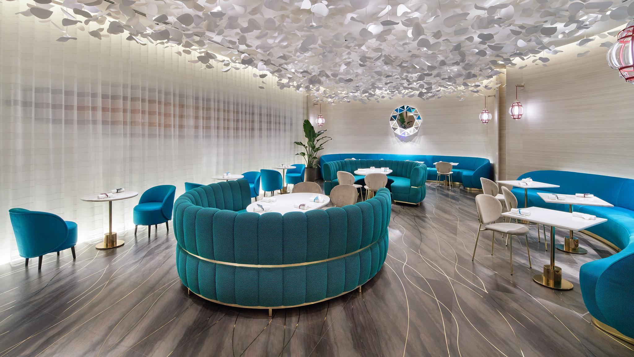 Nhà hàng Le Café V của Louis Vuitton tại Ginza, Nhật Bản.