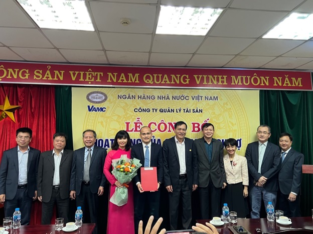 Ban lãnh đạo VAMC trao Quyết định bổ nhiệm lãnh đạo Sàn giao dịch nợ 