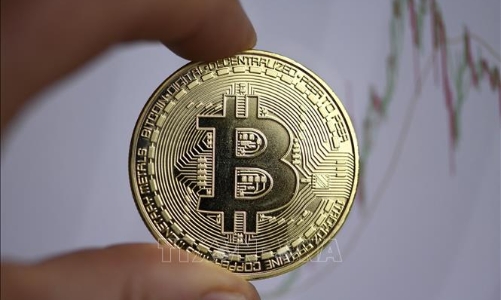 Bitcoin tiến sát đỉnh lịch sử, lên mức  62.600 USD