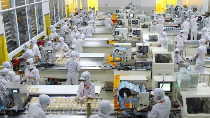 Enterprises push ahead with resuming production