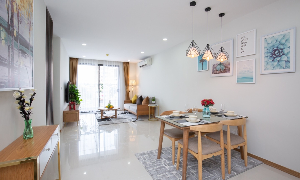 Các căn hộ tại Rose Town có diện tích linh hoạt, thiết kế theo phong cách hiện đại, phù hợp với các gia đình trẻ.