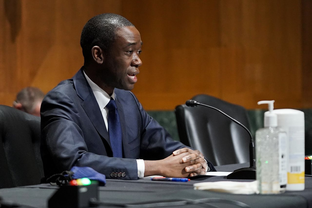 Thứ trưởng Bộ T&agrave;i ch&iacute;nh Mỹ Adewale Adeyemo - Ảnh: WSJ