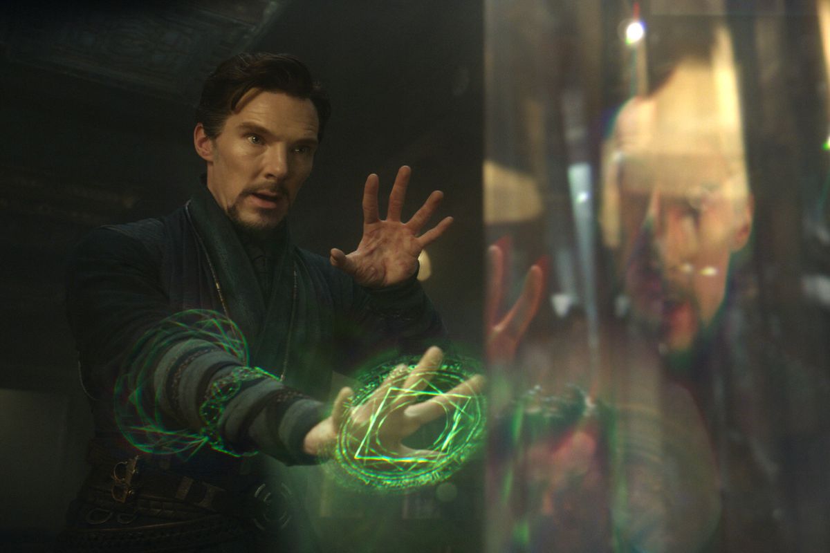 Nhiều bộ phim bom tấn đã phải dời lịch chiếu, bắt đầu từ bộ phim Doctor Strange in the Multiverse of Madness.