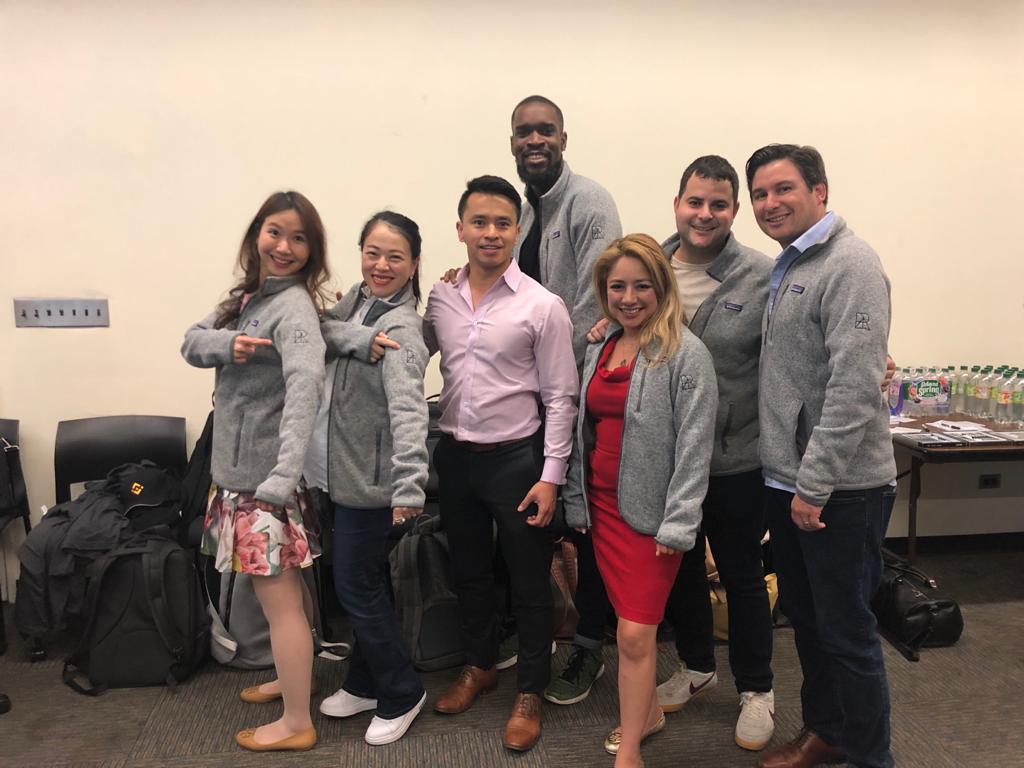 Ông Kendrick Nguyễn CEO Republic (áo sơ mi ở giữa)