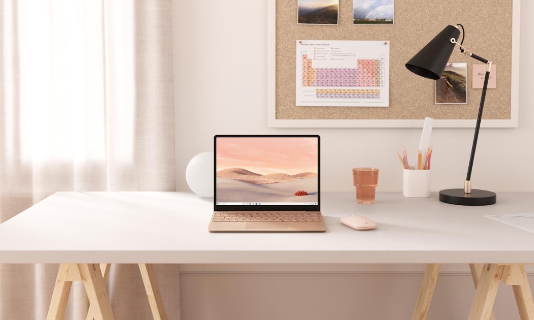 Đặc biệt, Microsoft đã trang bị cho “đứa con cưng” của mình một màn hình cảm ứng vô cùng nhạy, giúp bạn có thể thao tác dễ dàng ngay trên màn hình.