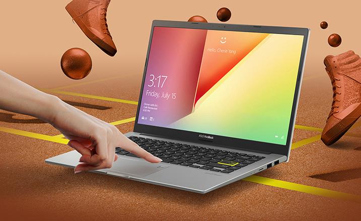 Asus VivoBook X413JA sở hữu thiết kế trẻ trung, cấu h&igrave;nh ổn định đi k&egrave;m nhiều loại cổng kết nối tiện lợi, đ&aacute;p ứng nhu cầu thuyết tr&igrave;nh thường xuy&ecirc;n của c&aacute;c bạn sinh vi&ecirc;n.