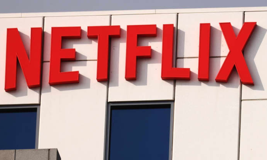Giá cổ phiếu Netflix tăng hơn 3.900% trong 10 năm - Ảnh: Getty Images