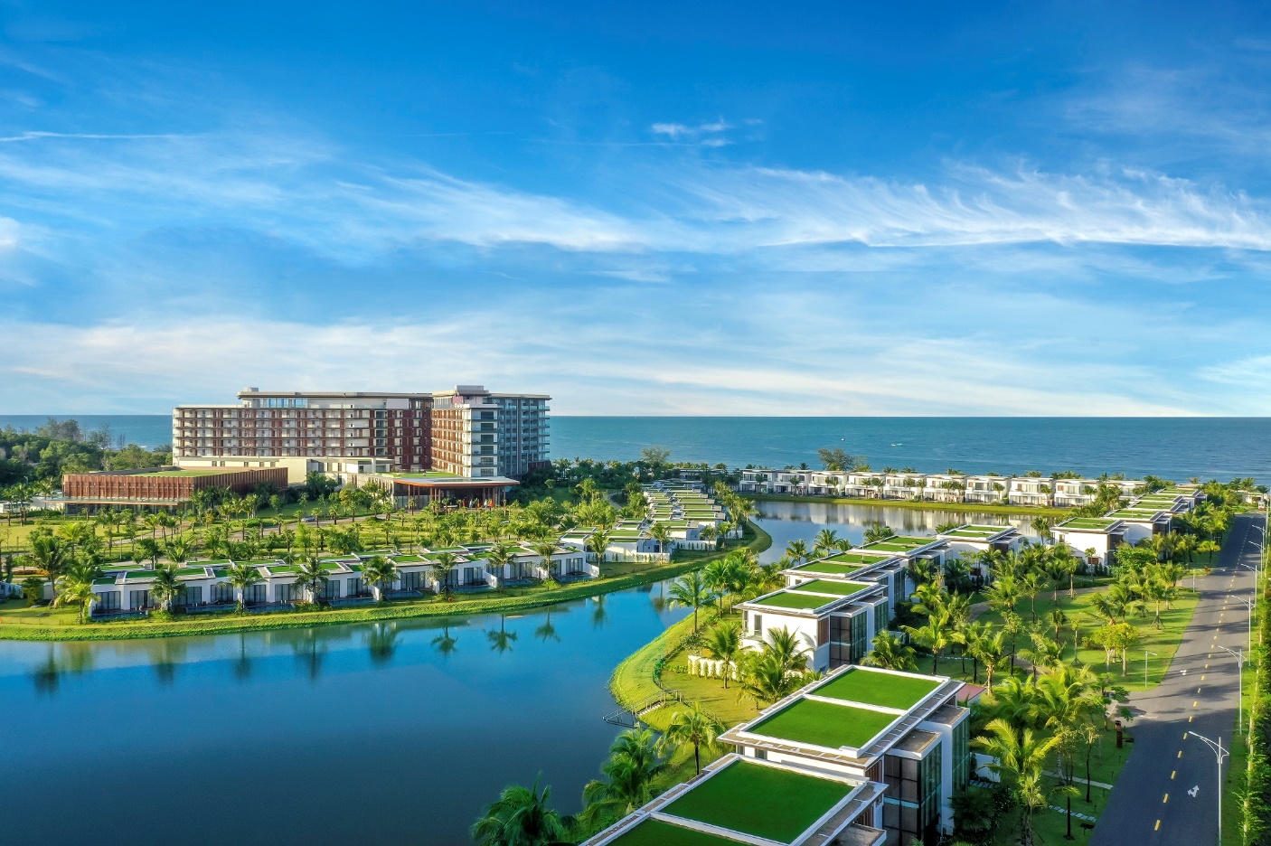 Khu nghỉ dưỡng 5 sao đầu tiên tại bãi Ông Lang hoang sơ.