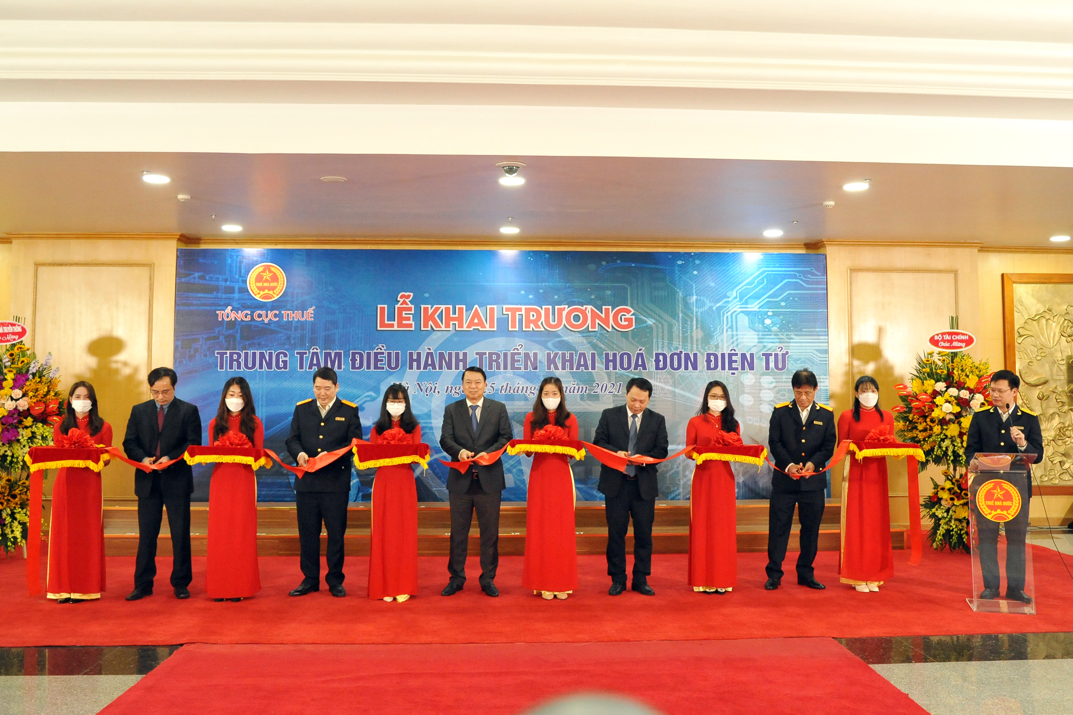 Tổng cục Thuế khẩn trương vận hành hệ thống áp dụng hoá đơn điện tử giai đoạn 1 từ trung tuần tháng 11/2021.