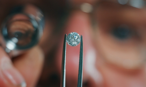 De Beers bắt đầu bán lẻ kim cương nhân tạo