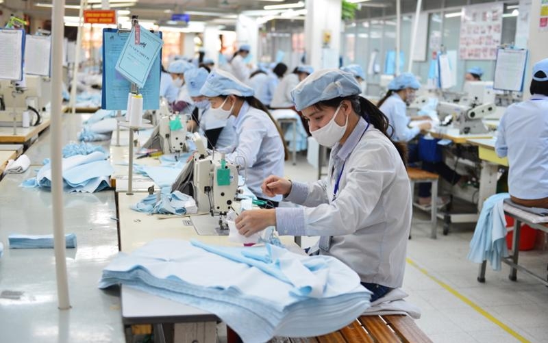 4,500 HCMC businesses to dismiss workers