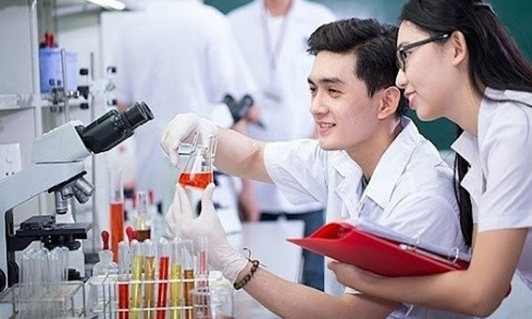 Ngành hóa chất có vai trò quan trọng trong sự phát triển của nền kinh tế.