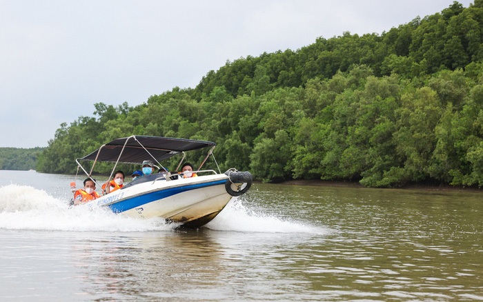 Chương trình tham quan đường sông Bạch Đằng – Cần Giờ là sản phẩm mới của ngành du lịch TP.HCM.