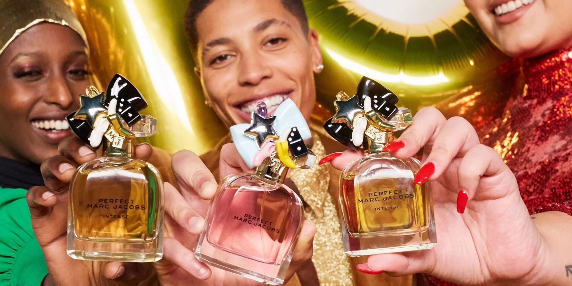 Perfect Intense l&agrave; c&acirc;u chuyện nối tiếp của m&ugrave;i hương nguy&ecirc;n thủy&nbsp;Perfect (giữa) đ&atilde; tung ra to&agrave;n cầu hồi th&aacute;ng 07/2020.