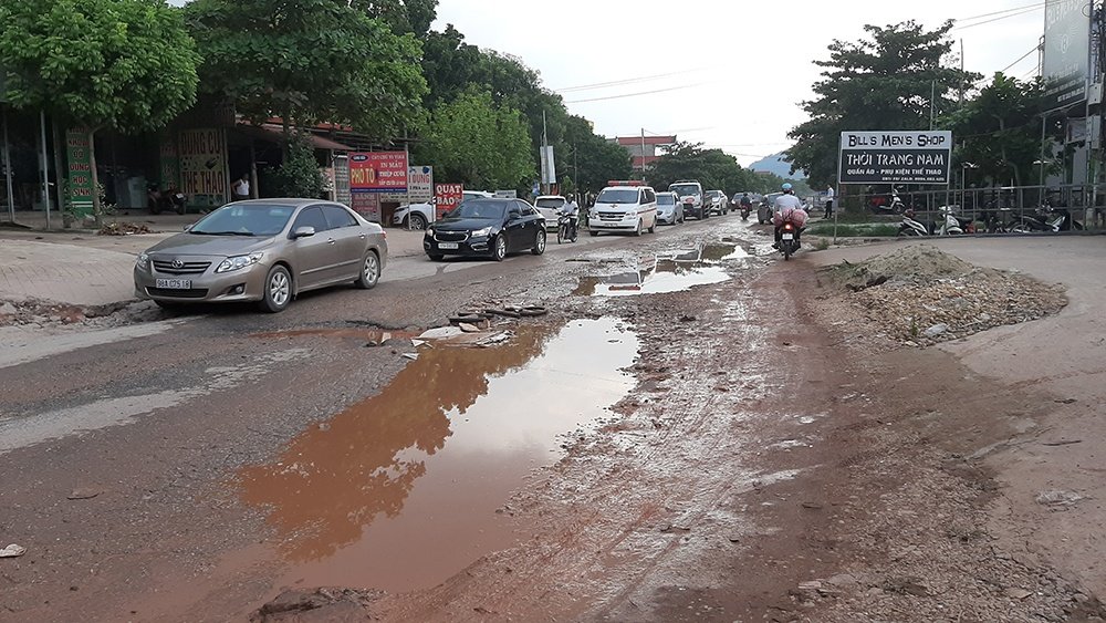 Một đoạn Quốc lộ 31 đã xuống cấp nghiêm trọng - Ảnh minh hoạ.