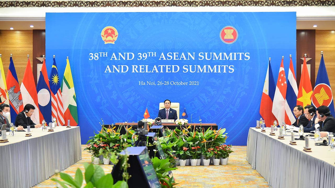 Thủ tướng Chính phủ Phạm Minh Chính dự Lễ bế mạc Hội nghị Cấp cao ASEAN lần thứ 38 và 39 và các Hội nghị Cấp cao liên quan và Lễ chuyển giao cương vị Chủ tịch ASEAN năm 2022 - Ảnh: Bộ Ngoại giao