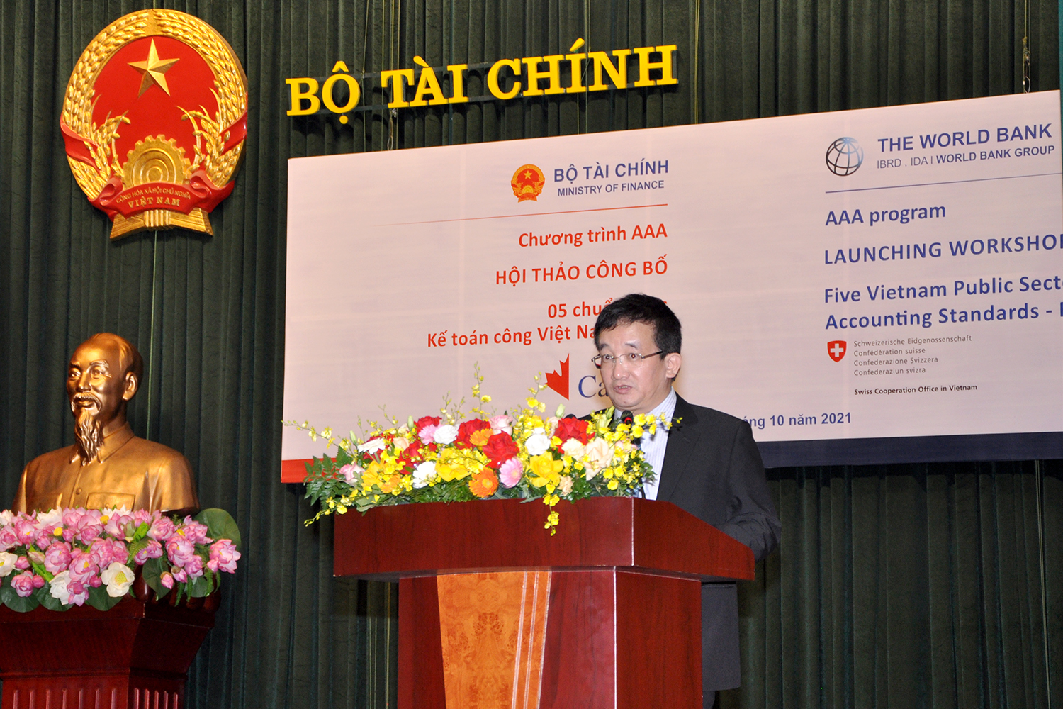 Ông Vũ Đức Chính, Cục trưởng Cục Quản lý, giám sát kế toán, kiểm toán phát biểu tại hội thảo.