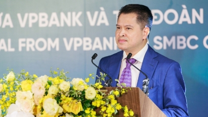 VPBank announces sale of stake in FE Credit to SMBC Group