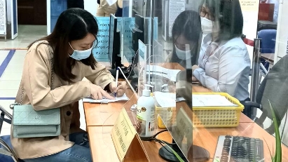 Unemployment insurance claims down