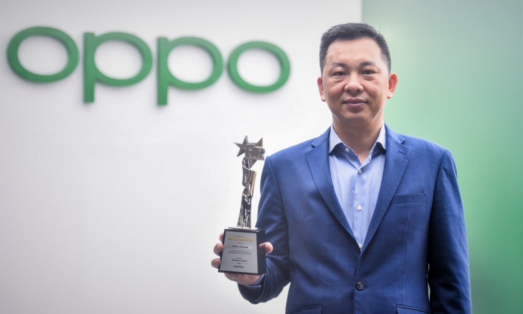 Ông Đỗ Quang Kha, Tổng giám đốc OPPO Việt Nam nhận giải thưởng Văn hóa doanh nghiệp Vietnam Excellence 2021.