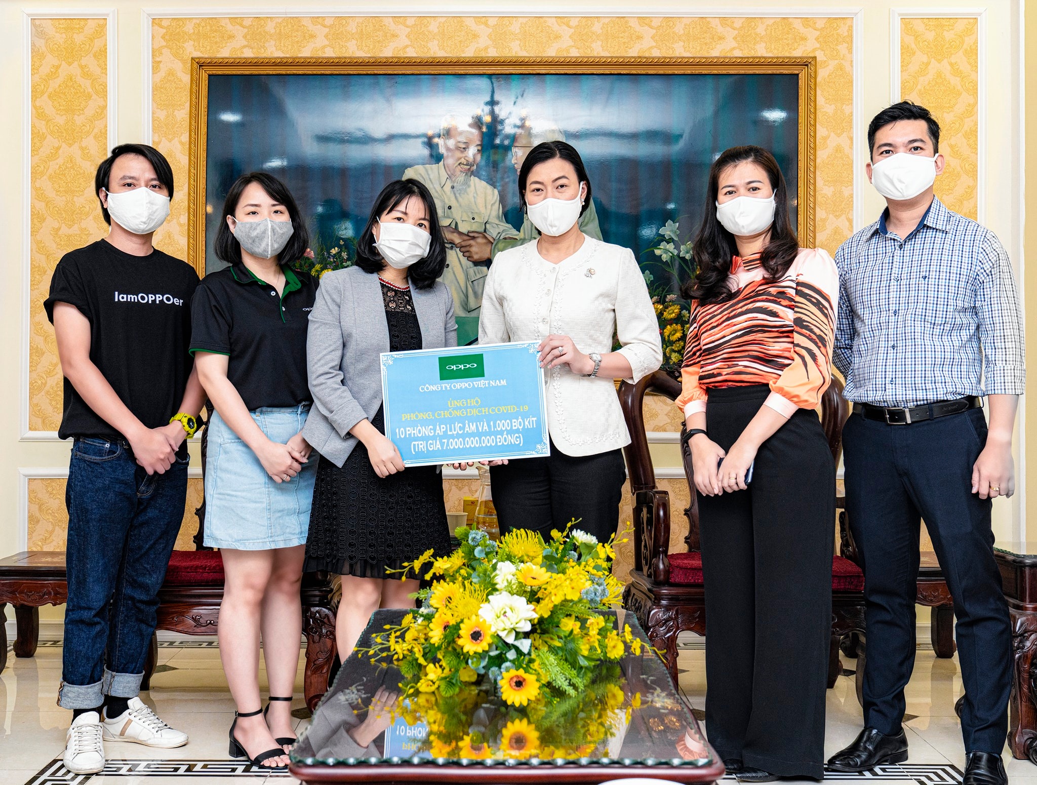 OPPO Việt Nam hỗ trợ Ủy ban Mặt trận Tổ quốc ph&ograve;ng chống dịch Covid-19.
