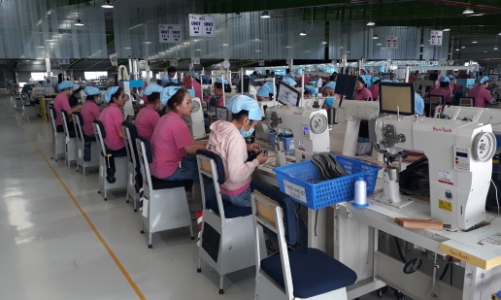 Doanh nghiệp những tháng cuối năm: Việc đang chờ người