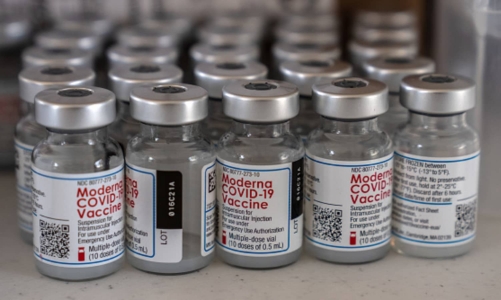 Mỹ xem xét thêm về vaccine Covid-19 của Moderna trước khi có thể tiêm cho trẻ em