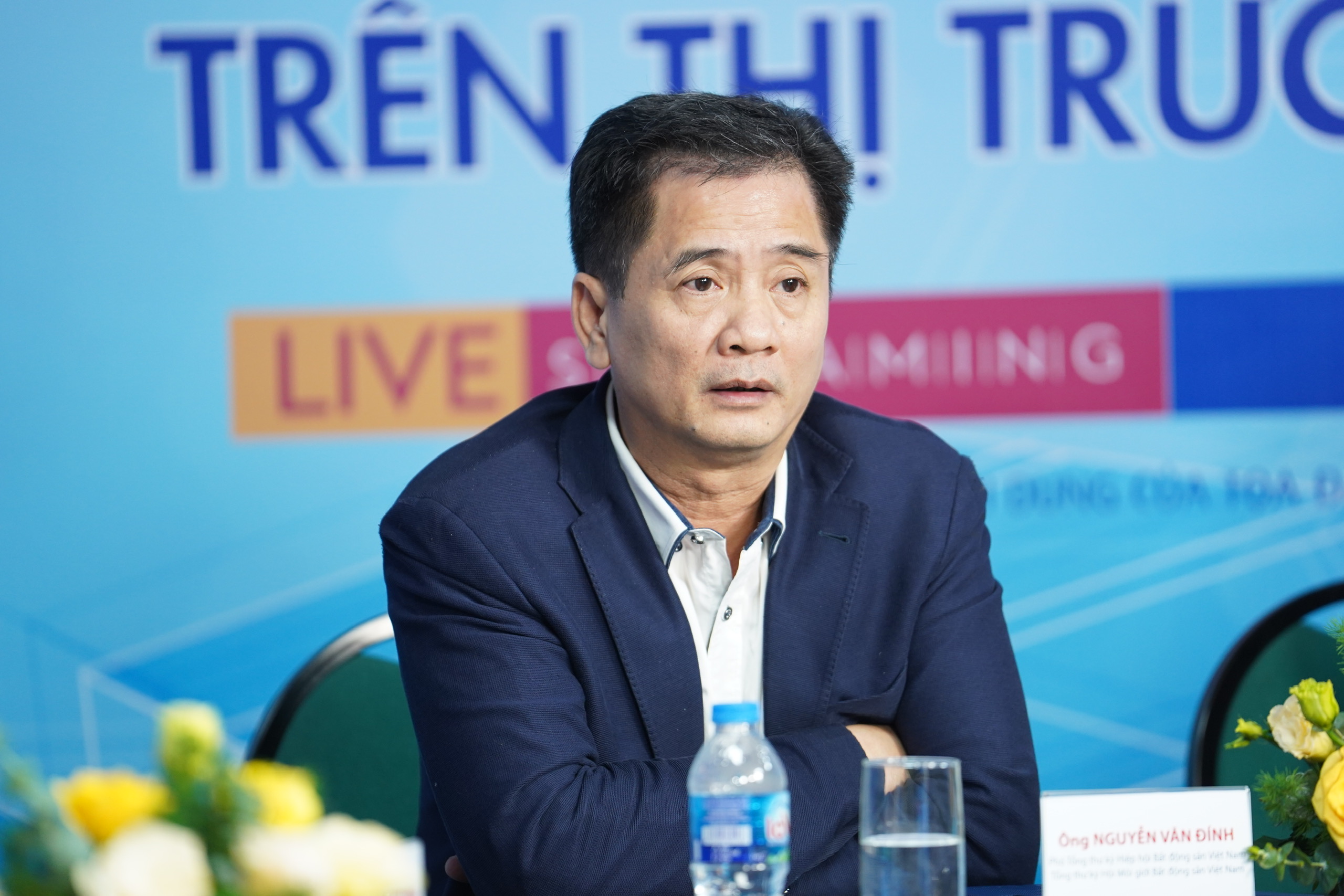 Ông Nguyễn Văn Đính, Phó Tổng Thư ký Hiệp hội Bất động sản Việt Nam, Chủ tịch Hội Môi giới Bất động sản Việt Nam, tại tọa đàm chiều ngày 1/11. Ảnh Việt Tuấn.