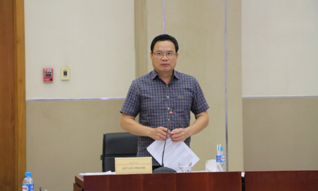 Thứ trưởng Bộ Lao động - Thương binh và Xã hội Lê Văn Thanh làm việc với tỉnh Bình Dương về triển khai chính sách hỗ trợ. 