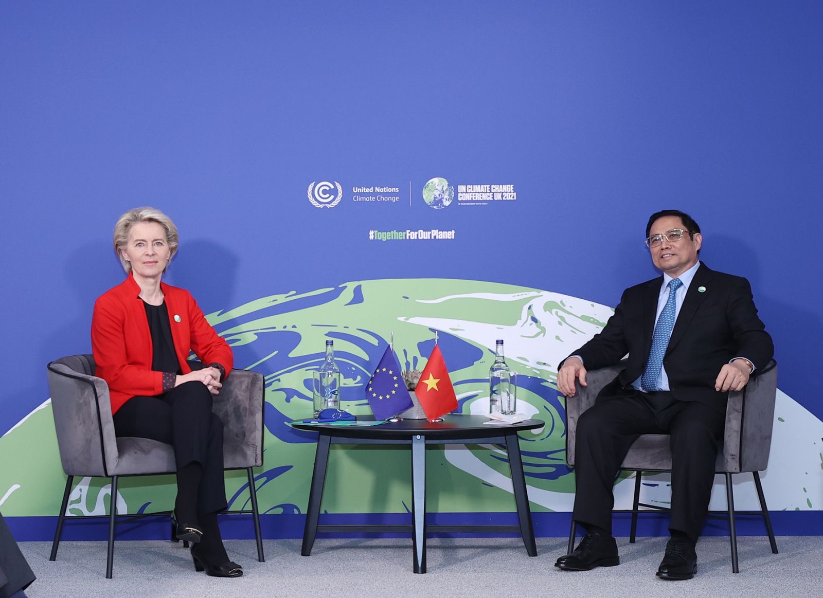 Thủ tướng Phạm Minh Chính gặp Chủ tịch EC Ursula von der Leyen -  Ảnh: TTXVN