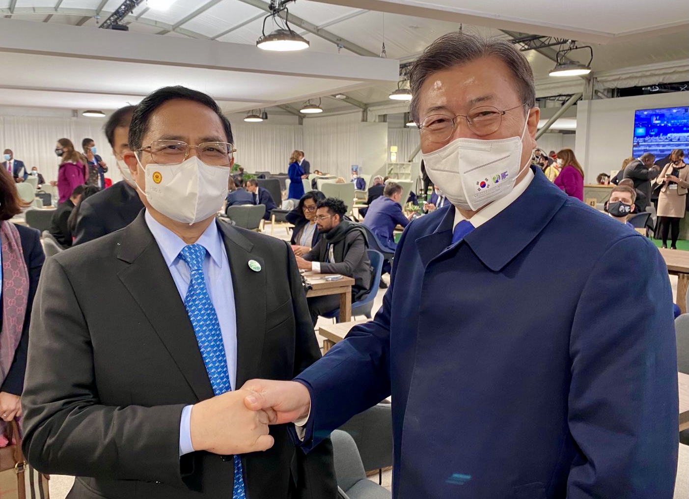 Thủ tướng Phạm Minh Ch&iacute;nh tiếp x&uacute;c Tổng thống H&agrave;n Quốc Moon Jae-in - Ảnh: TTXVN