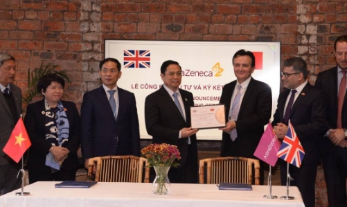 Thủ tướng chứng kiến lễ ký thỏa thuận đầu tư 90 triệu USD của AstraZeneca vào Việt Nam