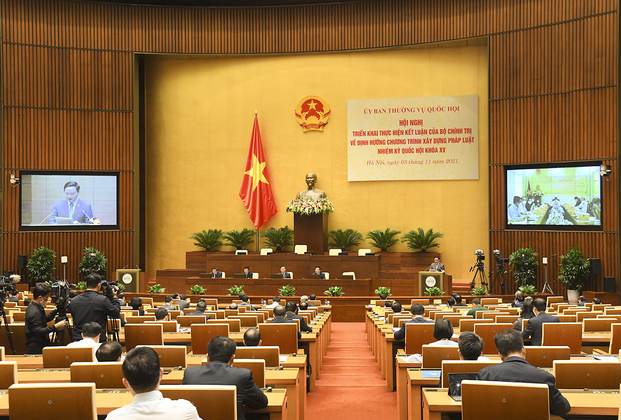 To&agrave;n cảnh Hội nghị trực tuyến to&agrave;n quốc triển khai thực hiện Kết luận của Bộ Ch&iacute;nh trị về định hướng Chương tr&igrave;nh x&acirc;y dựng ph&aacute;p luật nhiệm kỳ Quốc hội Kh&oacute;a XV tại nh&agrave; Quốc hội - Ảnh: Quochoi.vn
