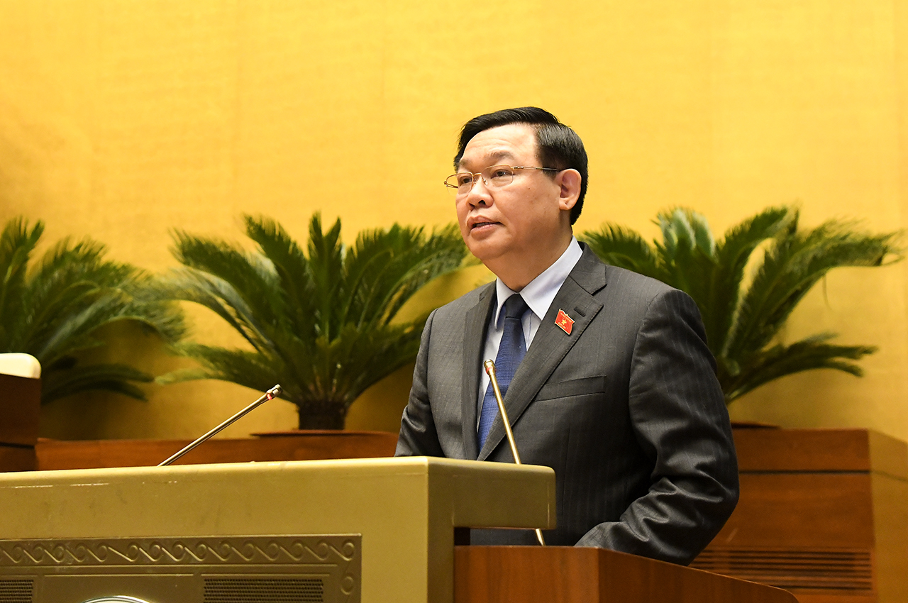 Chủ tịch Quốc hội Vương Đình Huệ phát biểu tại hội nghị sáng 3/11 - Ảnh: Quochoi.vn